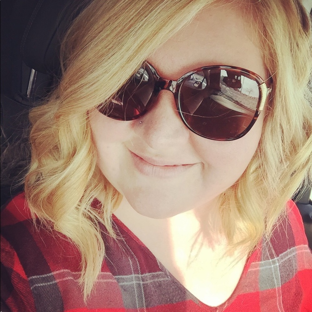 Meet your Posher, Lindsey